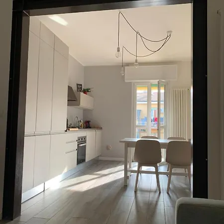 Apartment Modern Centraal Gelegen In Bologna.
