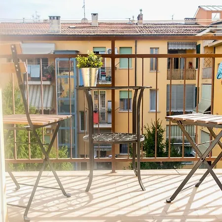Apartment Modern Centraal Gelegen In Bologna. *